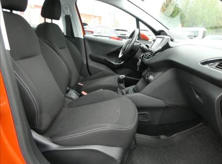 Peugeot - 208