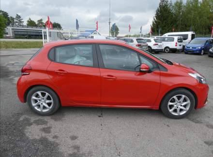 Peugeot - 208