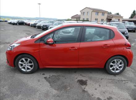 Peugeot - 208