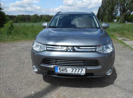 Mitsubishi - Outlander