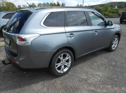 Mitsubishi - Outlander