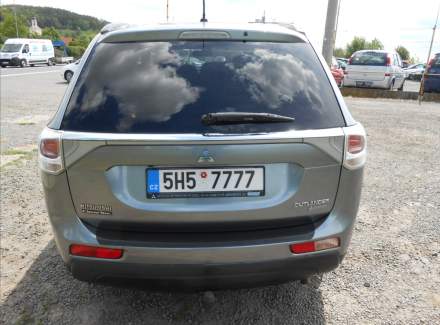 Mitsubishi - Outlander