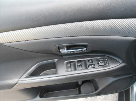 Mitsubishi - Outlander