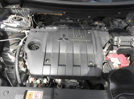 Mitsubishi - Outlander