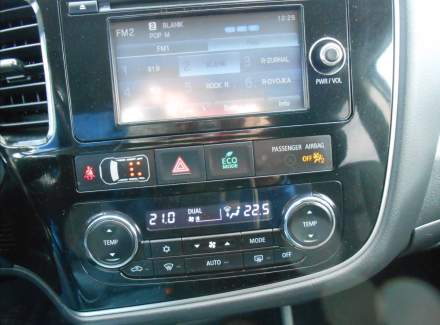 Mitsubishi - Outlander