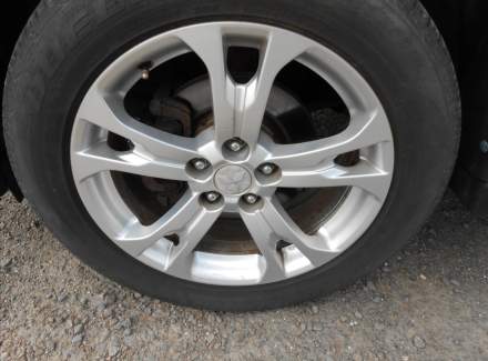 Mitsubishi - Outlander