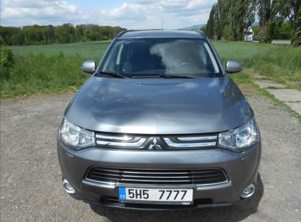 Mitsubishi - Outlander