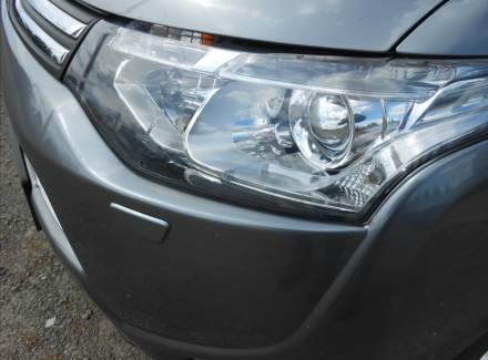 Mitsubishi - Outlander