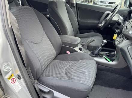 Toyota - RAV 4