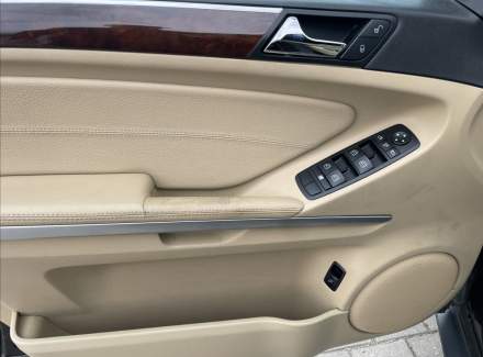 Mercedes-Benz - M-class