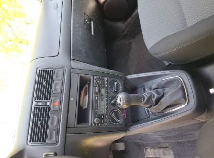 Volkswagen - Golf 1.4 16V (75 Hp)