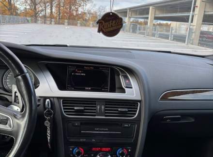 Audi - S4
