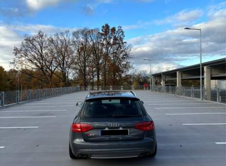 Audi - S4