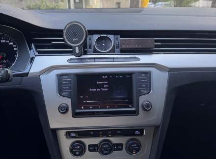 Volkswagen - Passat