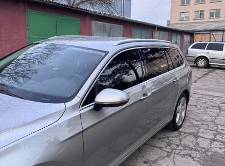 Volkswagen - Passat