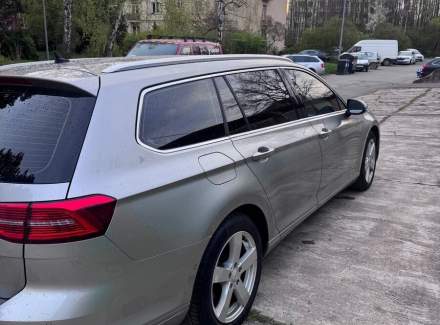 Volkswagen - Passat