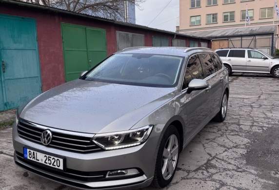 Volkswagen - Passat
