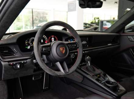 Porsche - 911