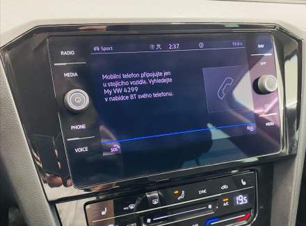 Volkswagen - Passat