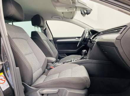 Volkswagen - Passat
