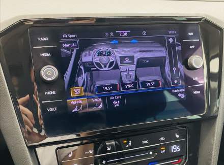 Volkswagen - Passat