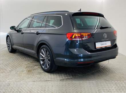 Volkswagen - Passat