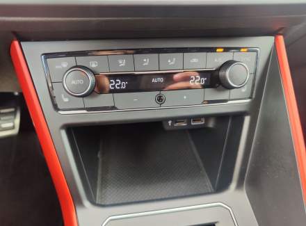 Volkswagen - Polo