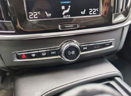 Volvo - V90