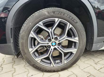 BMW - X1