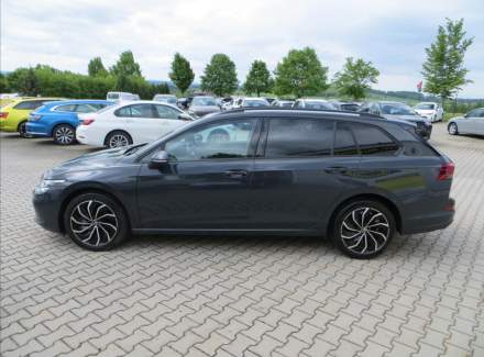 Volkswagen - Golf