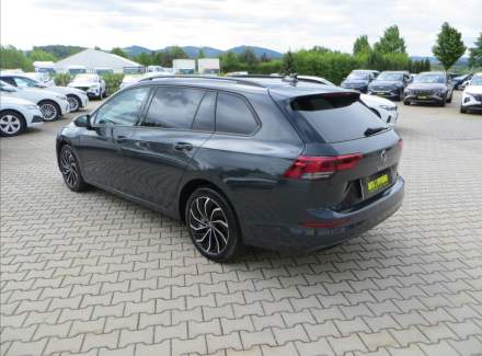 Volkswagen - Golf