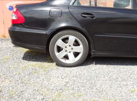 Mercedes-Benz - E-class