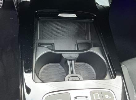 Mercedes-Benz - CLA