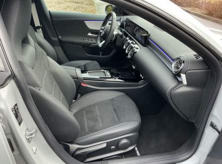 Mercedes-Benz - CLA
