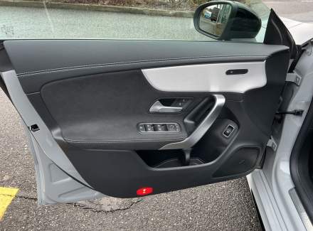 Mercedes-Benz - CLA