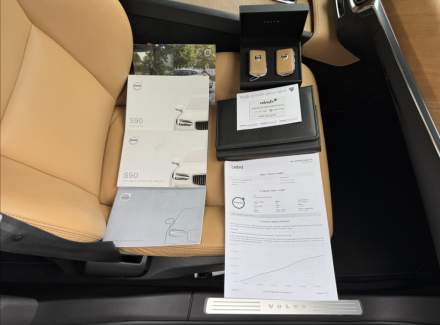 Volvo - S90