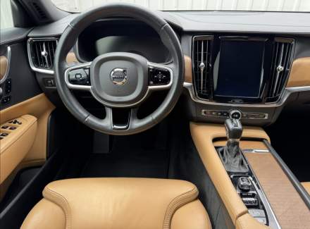 Volvo - S90