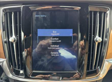 Volvo - S90