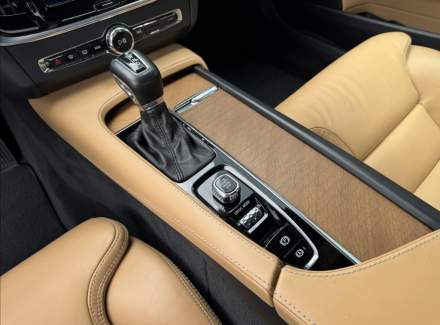 Volvo - S90