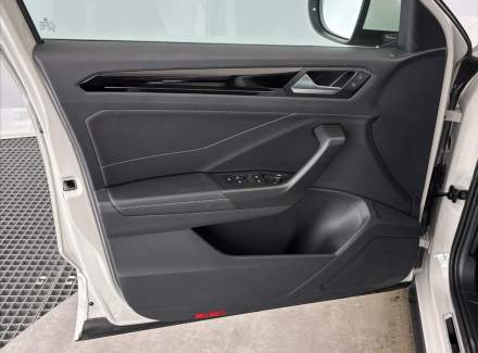 Volkswagen - T-Roc