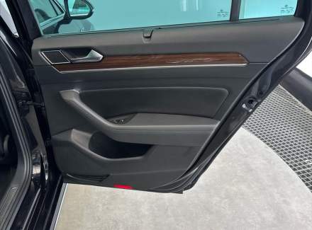Volkswagen - Passat