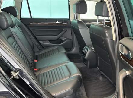 Volkswagen - Passat