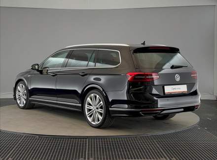 Volkswagen - Passat