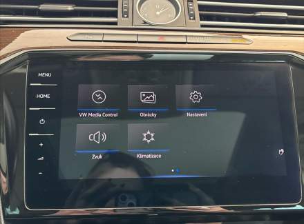 Volkswagen - Passat