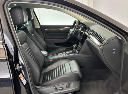 Volkswagen - Passat