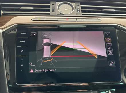 Volkswagen - Passat