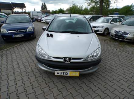 Peugeot - 206