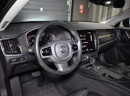 Volvo - V90