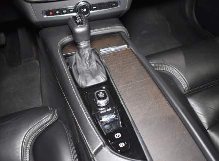 Volvo - V90