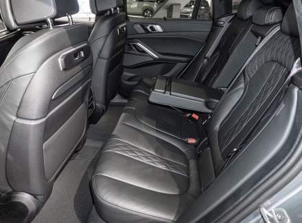 BMW - X6